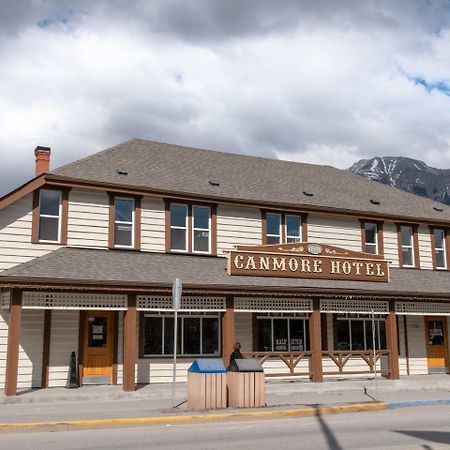 Party Hostel - The Canmore Hotel Hostel Exterior foto